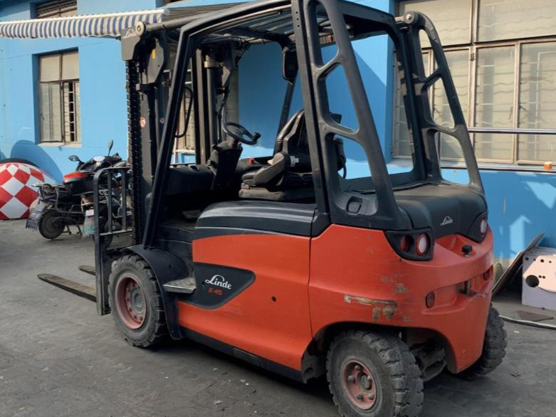 林德柴油叉車維修電話號碼柴油叉車二手林德叉車售后服務電話