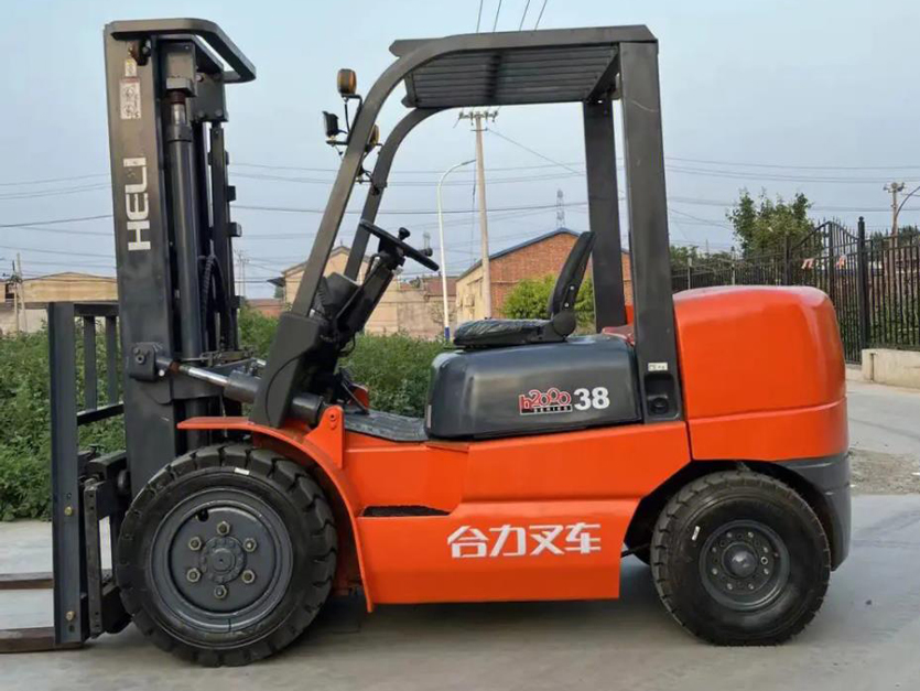 3.8噸叉車租賃費(fèi)多少錢電動(dòng)叉車租賃3.8噸叉車租賃費(fèi)多少錢