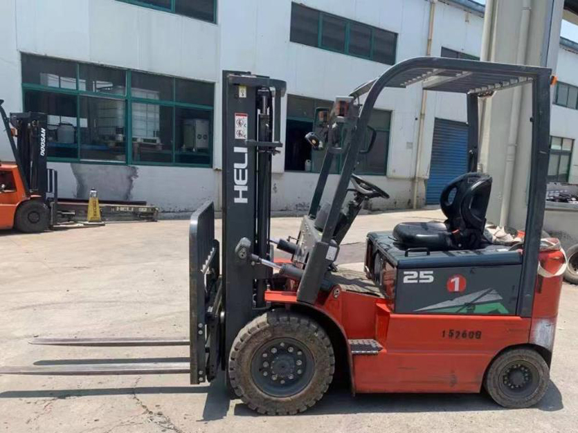 叉車租賃公司合力2.5噸叉車租賃電動(dòng)叉車2.5噸叉車租賃公司