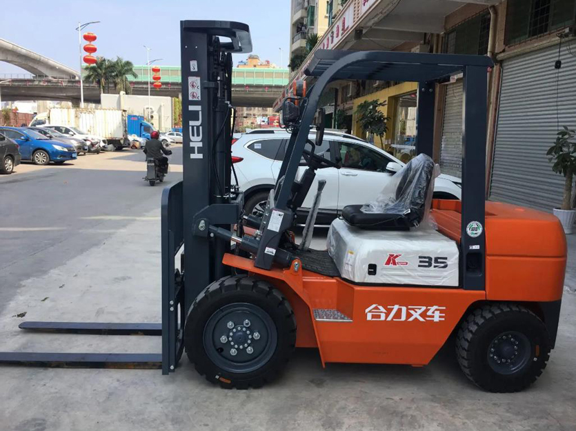 3.5噸叉車租賃價(jià)格是多少3.5噸叉車租賃價(jià)格一般多少錢