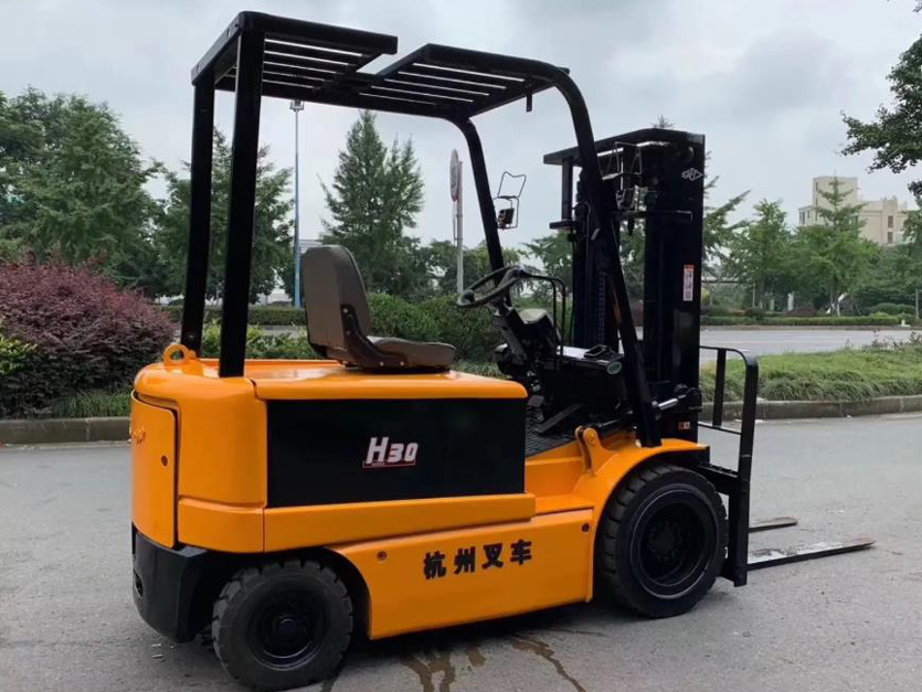 杭州叉車3噸多少錢杭州叉車官網(wǎng)報(bào)價(jià)杭州柴油叉車3噸多少錢