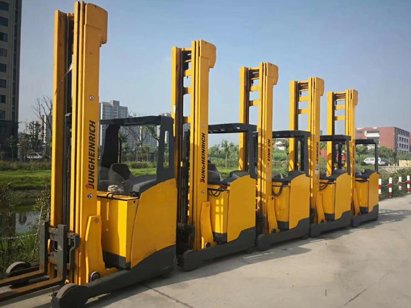 電動(dòng)堆高叉車(chē)出租1.6噸永恒力電動(dòng)堆高叉車(chē)租賃